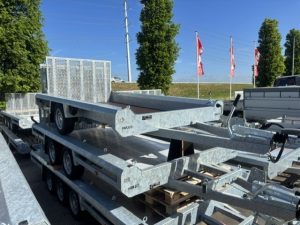 <span class="title_prod">Hulco Terrax 1/1500</span><ul class="p-info"><li>Machinetransporter</li><li>1500kg,geremd</li><li>294x150cm, klep 100cm</li></ul>