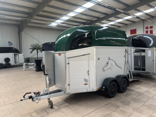 <span class="title_prod">Bockmann Champion Esprit 70 (met pakket)</span><ul class="p-info"><li>Paardentrailer</li><li>2400kg</li><li>310x165x230cm</li></ul>