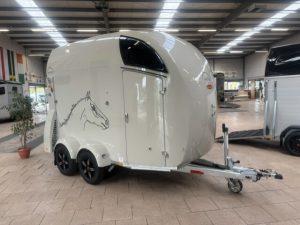 <span class="title_prod">(Tijdelijk) Bockmann Master WCF 70</span><ul class="p-info"><li>Paardentrailer</li><li>2400kg</li><li>356x165x235cm</li></ul>