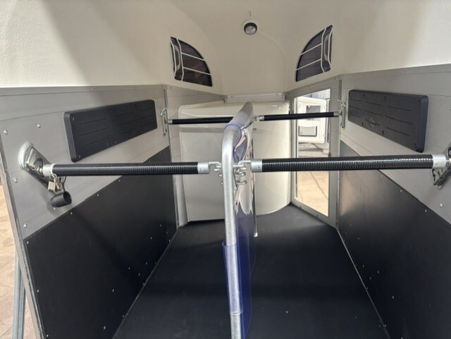 <span class="title_prod">Bockmann Champion Esprit 70 (met pakket)</span><ul class="p-info"><li>Paardentrailer</li><li>2400kg</li><li>310x165x230cm</li></ul> - Afbeelding 5