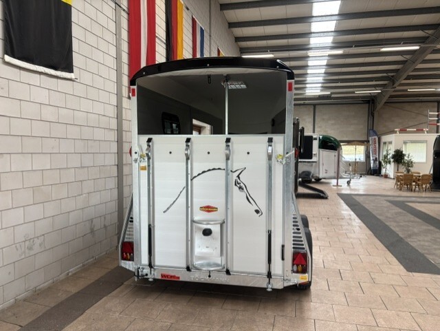 <span class="title_prod">Bockmann Portax E WCF</span><ul class="p-info"><li>Paardentrailer</li><li>2400kg</li><li>356x175x235</li></ul> - Afbeelding 3