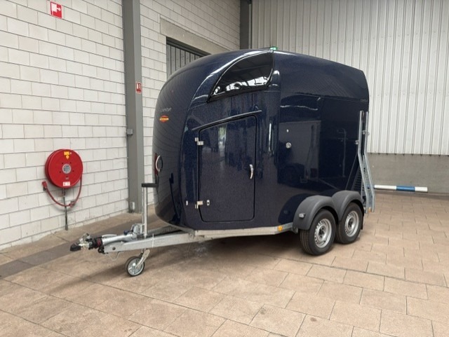 <span class="title_prod">Bockmann Comfort </span><ul class="p-info"><li>Paardentrailer</li><li>2400kg</li><li>324x165x230cm</li></ul>