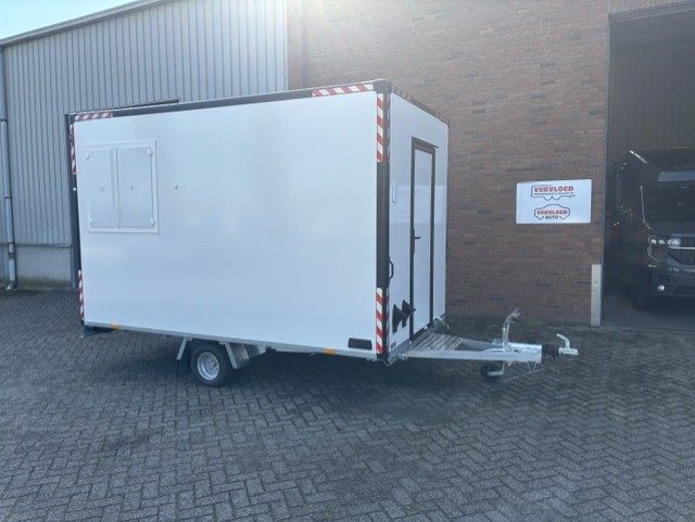 <span class="title_prod">Blyss Schaft Comfort</span><ul class="p-info"><li>Schaftwagen</li><li>1300kg, geremd</li><li>370x210x230cm</li></ul>